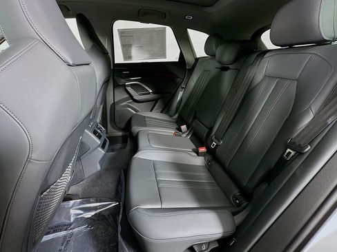 New 2025 Audi Q5 Premium Plus AWD/4WD image 9