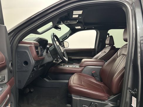 Used 2024 Ford Expedition Max Limited image 29