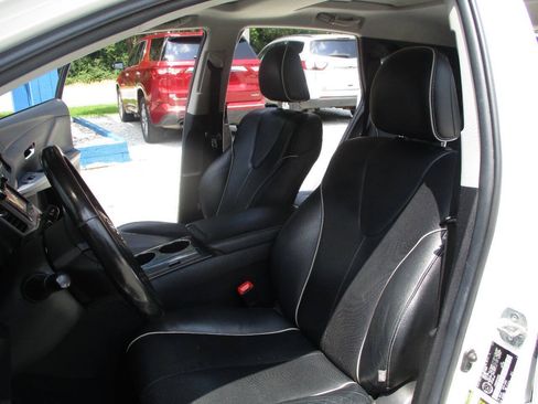 Used 2014 Toyota Venza Limited AWD/4WD image 21