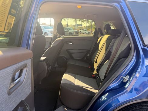 Used 2023 Nissan Rogue SV FWD image 27
