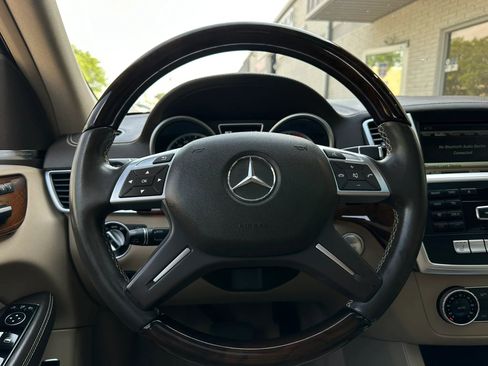 Used 2016 Mercedes-Benz GL 320 BlueTEC 4MATIC image 32