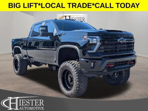 Used 2025 Chevrolet Silverado 2500 LT w/ Trail Boss Package AWD/4WD image 1
