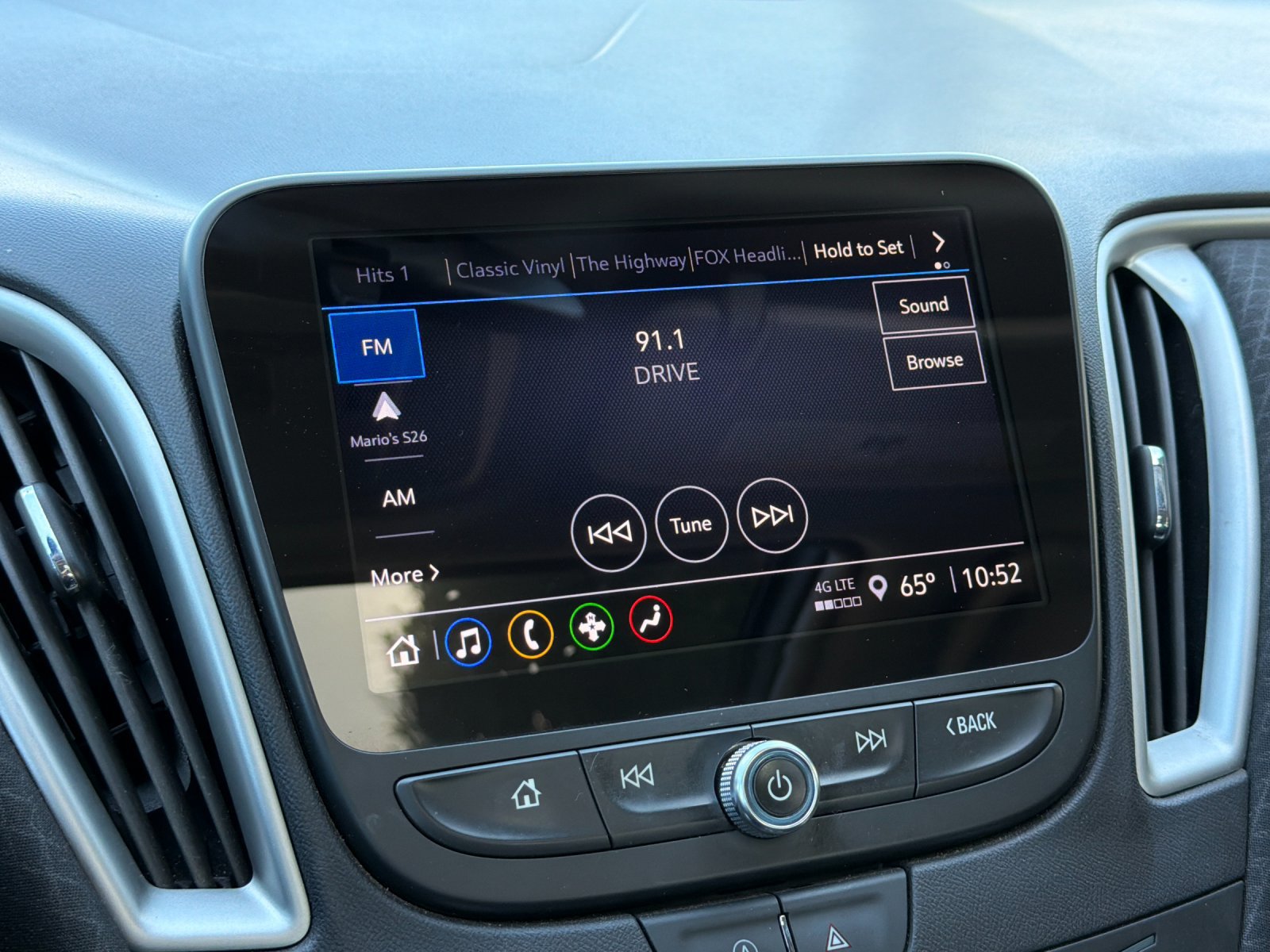Used 2024 Chevrolet Malibu LT FWD image 17