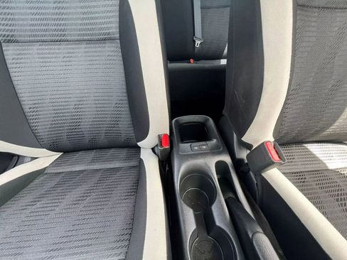 Used 2021 Nissan Versa SV image 14