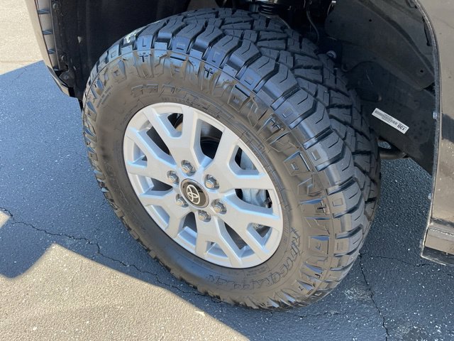 Used 2025 Toyota Tacoma SR5 AWD/4WD image 13
