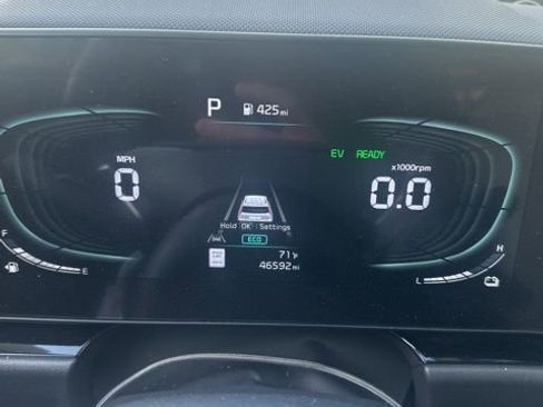 Used 2023 Kia Niro EX FWD image 7
