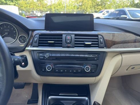 Used 2015 BMW 320i Sedan RWD image 34