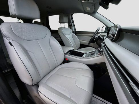 Used 2025 Hyundai Palisade SEL FWD image 16