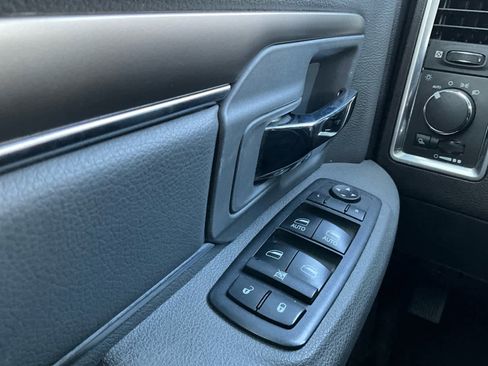 Used 2018 RAM 1500 Classic SLT image 23