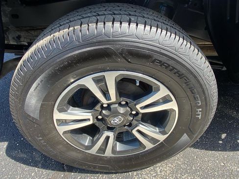 Used 2017 Toyota Tacoma TRD Sport w/ Tow Package (A/T) AWD/4WD image 63