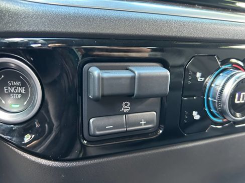 Used 2025 GMC Sierra 1500 Elevation RWD image 32