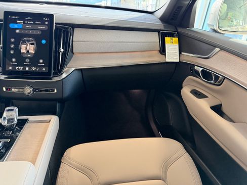 New 2026 Volvo XC90 B5 Plus w/ Protection Package Premier image 22