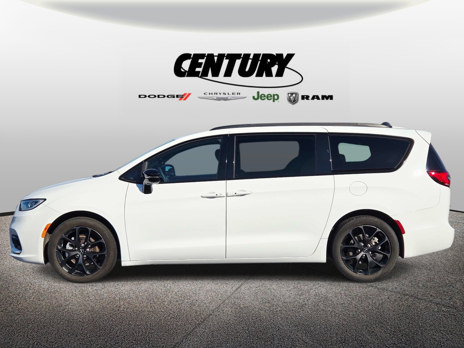Used 2024 Chrysler Pacifica Touring-L w/ S Appearance Package FWD image 7