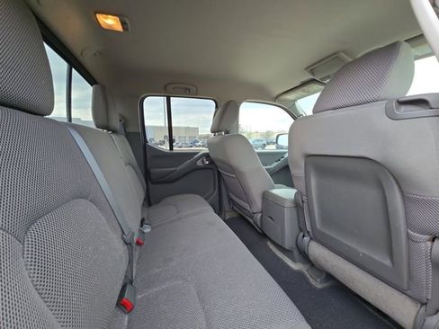 Used 2014 Nissan Frontier SV image 27