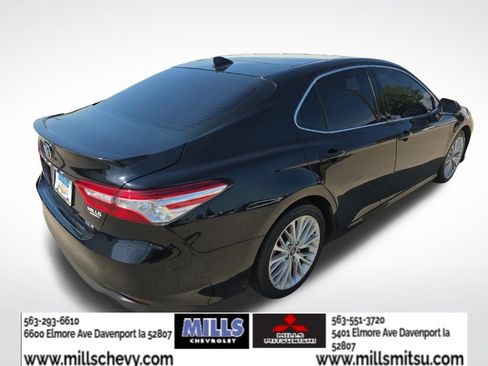 Used 2019 Toyota Camry XLE w/ Carpet Mat Package FWD image 5