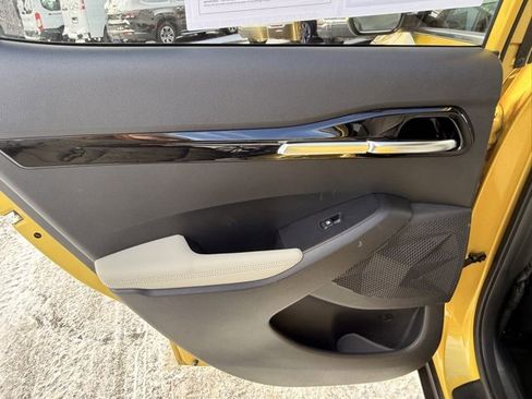 Used 2021 Kia Seltos SX w/ SX Sunroof Package image 33