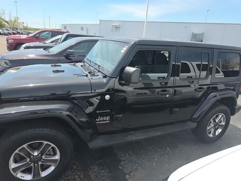 Used 2022 Jeep Wrangler Unlimited Sahara w/ Cold Weather Group AWD/4WD image 1
