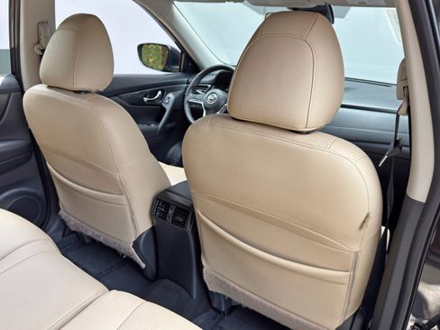 Used 2020 Nissan Rogue SV FWD image 31