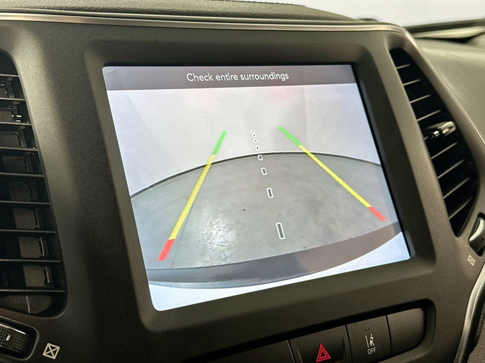 Used 2022 Jeep Cherokee Latitude Lux AWD/4WD image 13