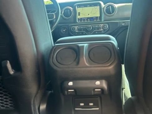 Used 2023 Jeep Wrangler Unlimited Rubicon 4xe w/ Cold Weather Group AWD/4WD image 27
