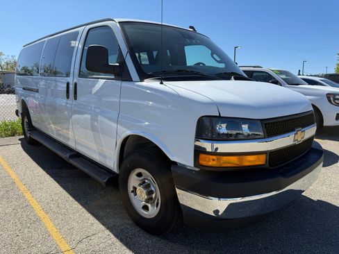 Used 2025 Chevrolet Express 3500 LT w/ LT Preferred Equipment Group RWD image 1