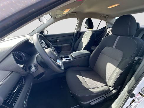 Used 2025 Nissan Sentra SV w/ Lighting Package image 19