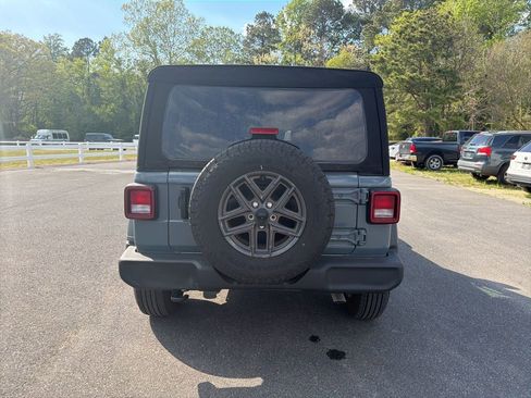Used 2024 Jeep Wrangler Sport S AWD/4WD image 4