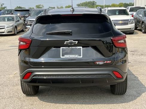 Used 2025 Chevrolet Trax RS w/ Sunroof Package FWD image 7