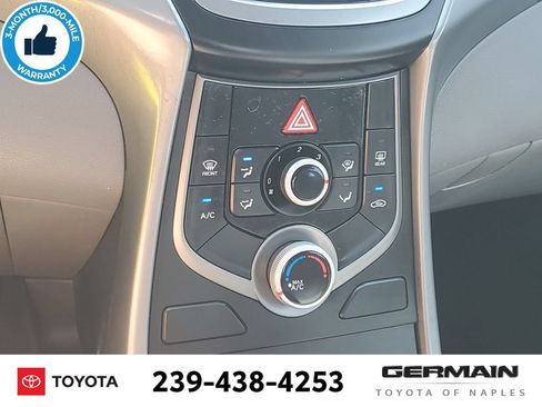 Used 2014 Hyundai Elantra SE FWD image 31