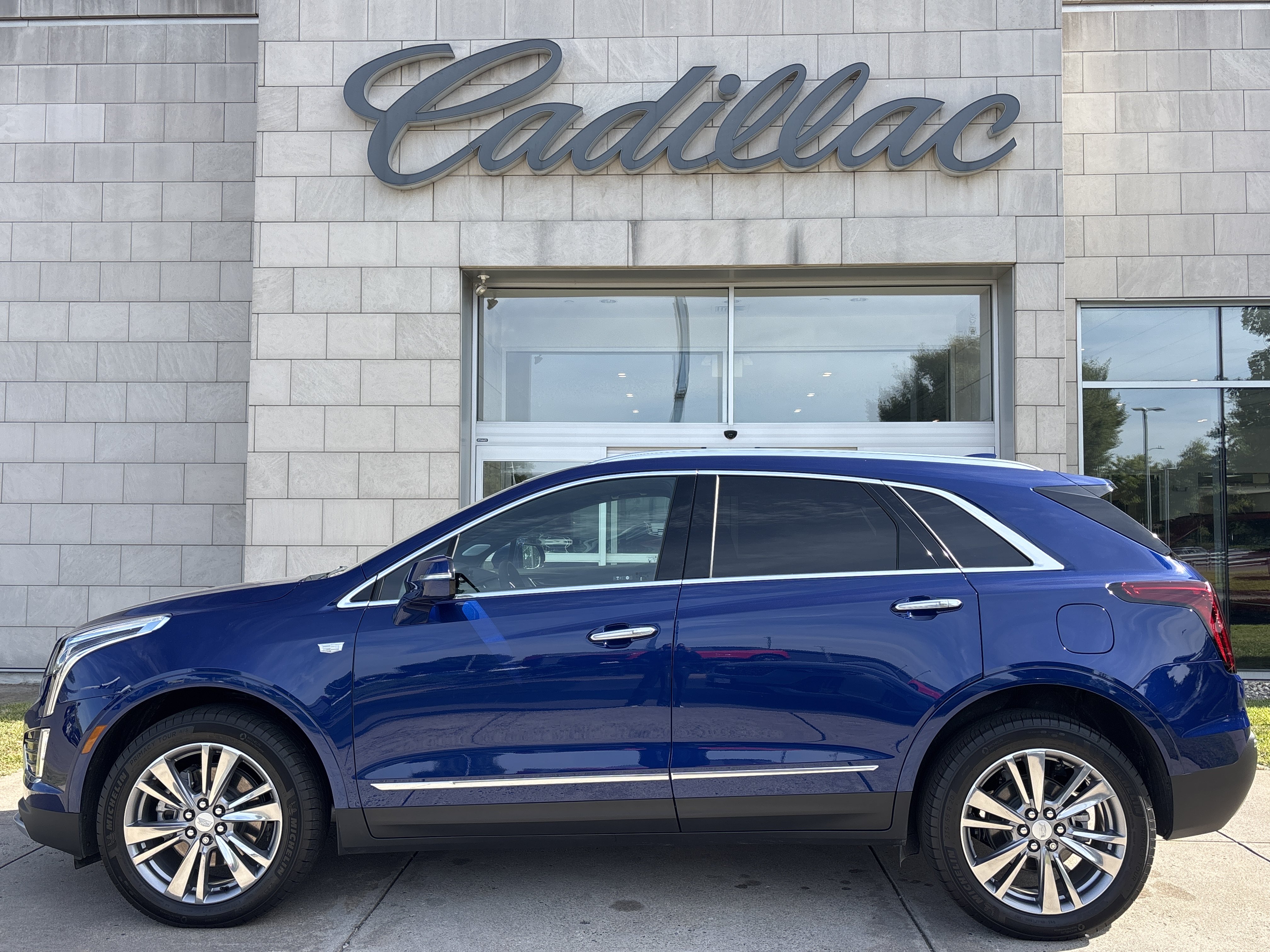 Used 2025 Cadillac XT5 Premium Luxury AWD/4WD image 10
