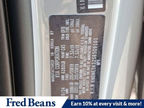 New 2025 Kia Carnival SX w/ SX Dark Edition Package image 20