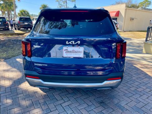 Used 2025 Kia Sorento S image 5