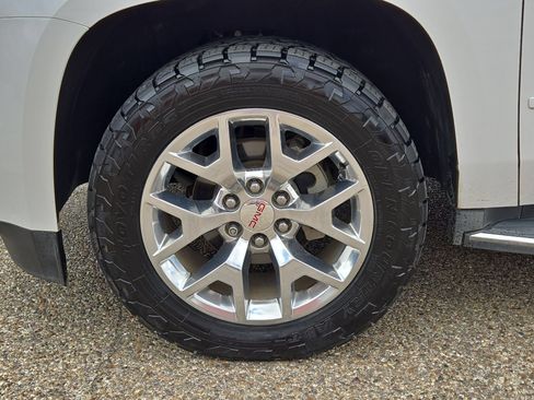 Used 2017 GMC Yukon SLT w/ Open Road Package AWD/4WD image 11
