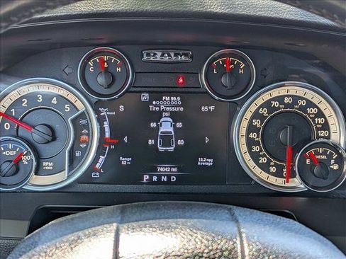 Used 2016 RAM 2500 Laramie AWD/4WD image 11