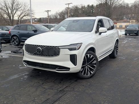 Used 2025 Volvo XC90 B6 Plus image 1