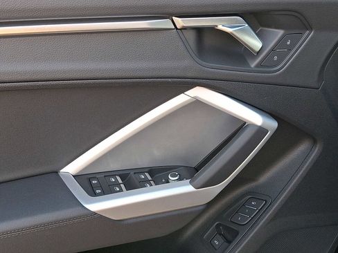 Certified 2025 Audi Q3 2.0T Premium w/ Convenience Package image 10