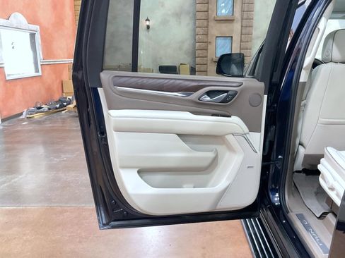 Used 2023 GMC Yukon XL Denali AWD/4WD image 21
