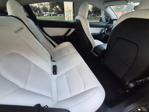 Used 2019 Tesla Model 3 RWD image 16