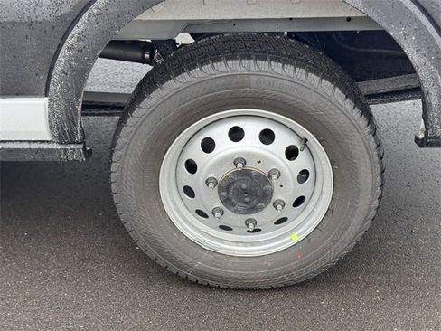 New 2025 Ford Transit 250 148 Medium Roof Extended AWD image 9