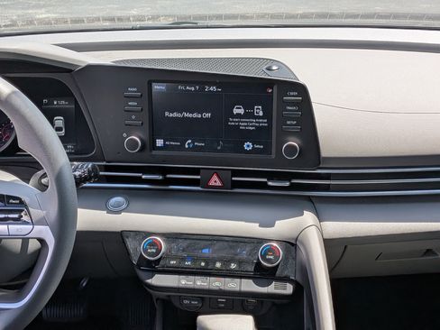 Used 2023 Hyundai Elantra SEL w/ Cargo Package FWD image 18