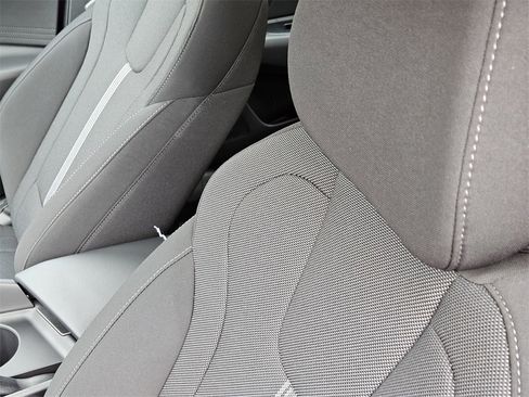 New 2025 Hyundai Elantra SE image 23