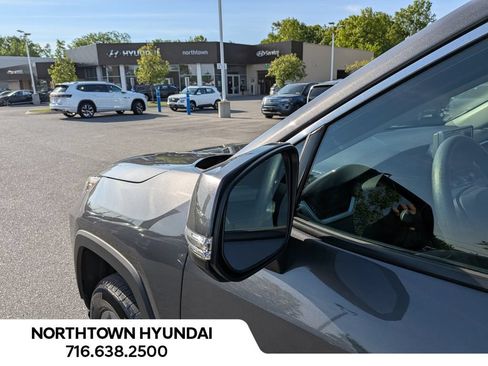 Used 2025 Toyota RAV4 XLE AWD/4WD image 37