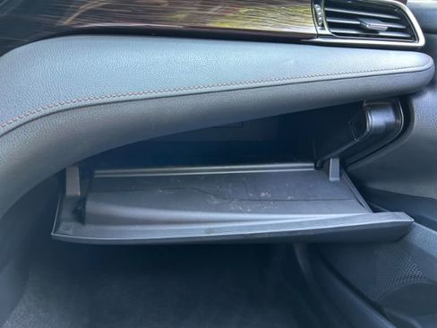 Used 2019 Toyota Camry LE image 39