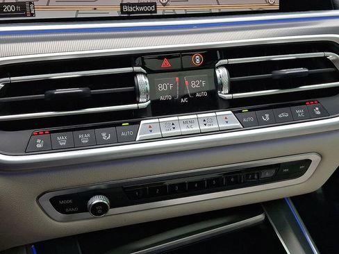 Used 2022 BMW X5 M50i w/ Executive Package image 18