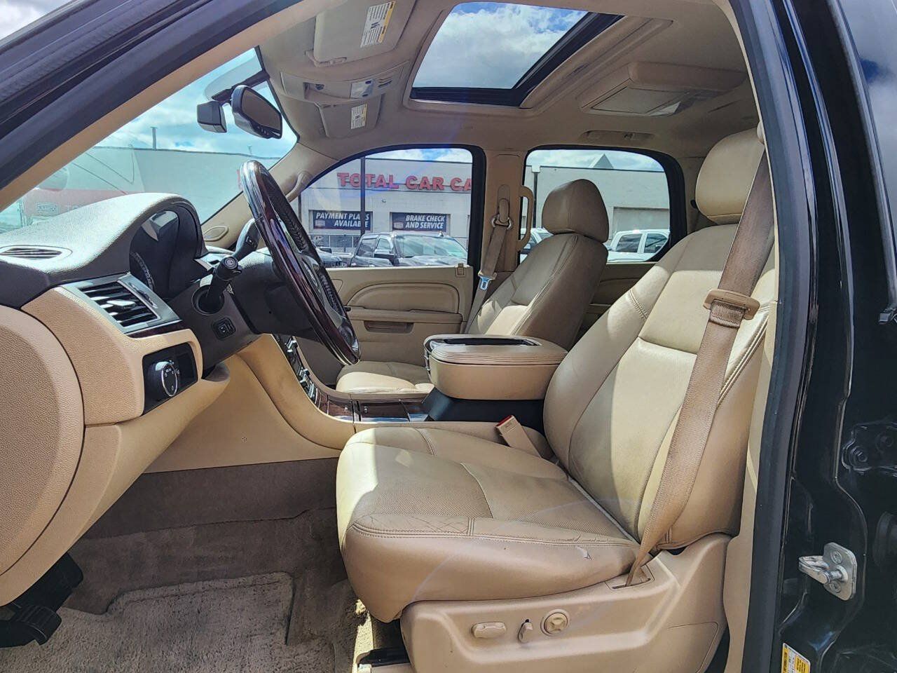 Used 2013 Cadillac Escalade Premium AWD/4WD image 11