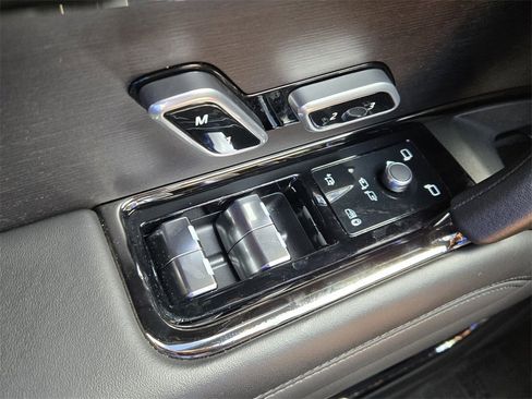 Used 2023 Land Rover Range Rover Sport SE Dynamic image 28