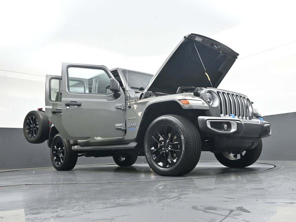 Used 2022 Jeep Wrangler Unlimited Sahara AWD/4WD image 45