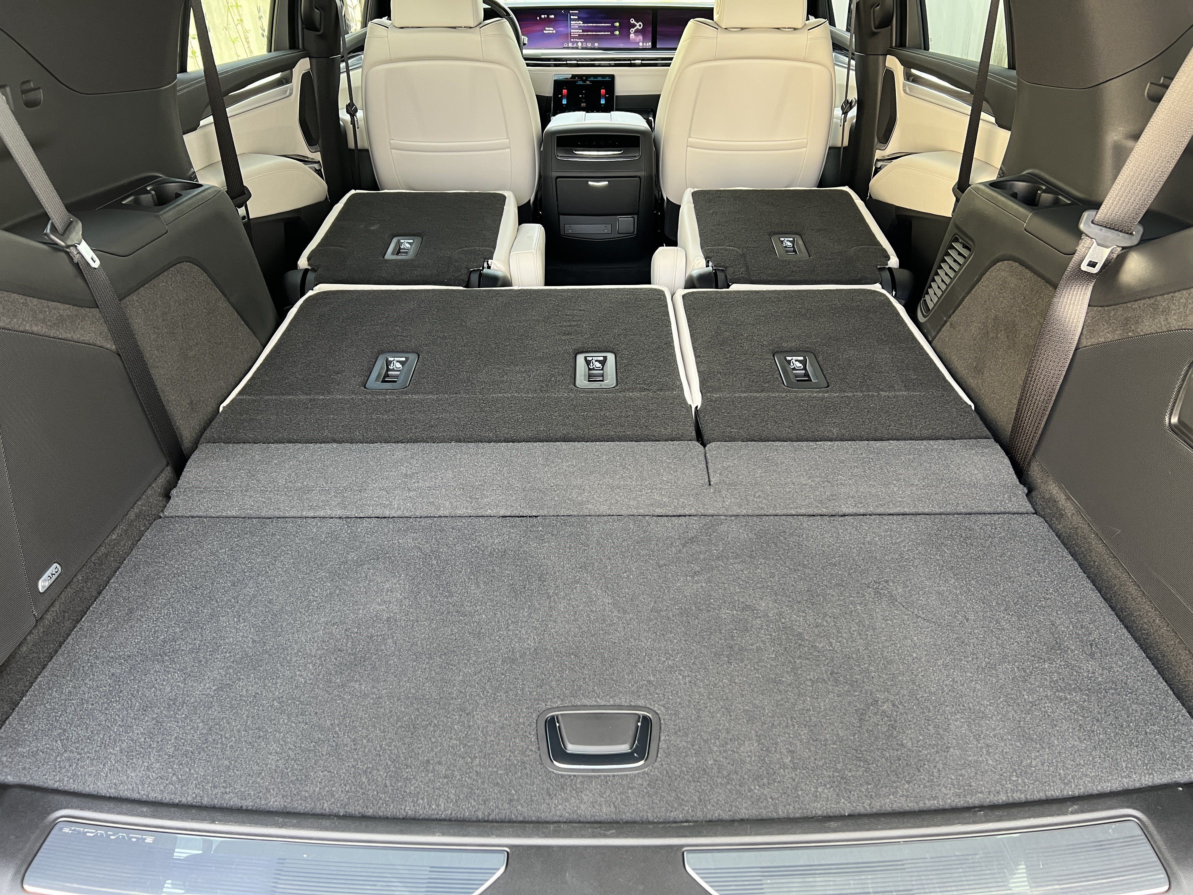 Used 2026 Cadillac Escalade Sport AWD/4WD image 22