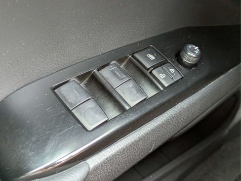 Used 2025 Toyota Camry SE FWD image 21