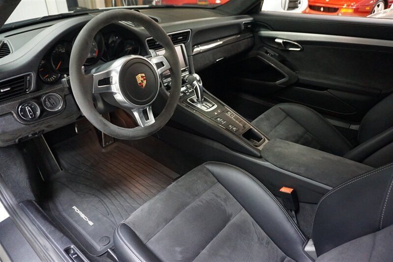 Used 2015 Porsche 911 GT3 RWD image 2